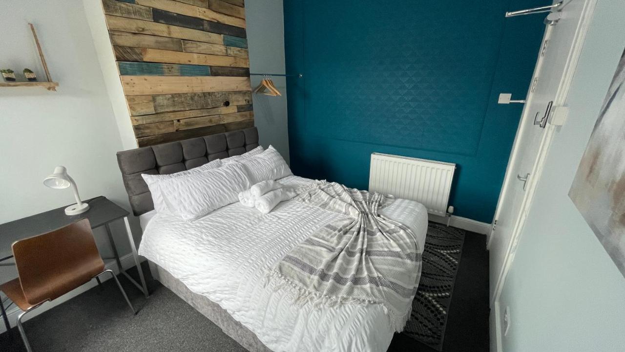 Spacious 6 Bed Home Near City & Albion Stadium Perfect For Contractors! 伯明翰 外观 照片