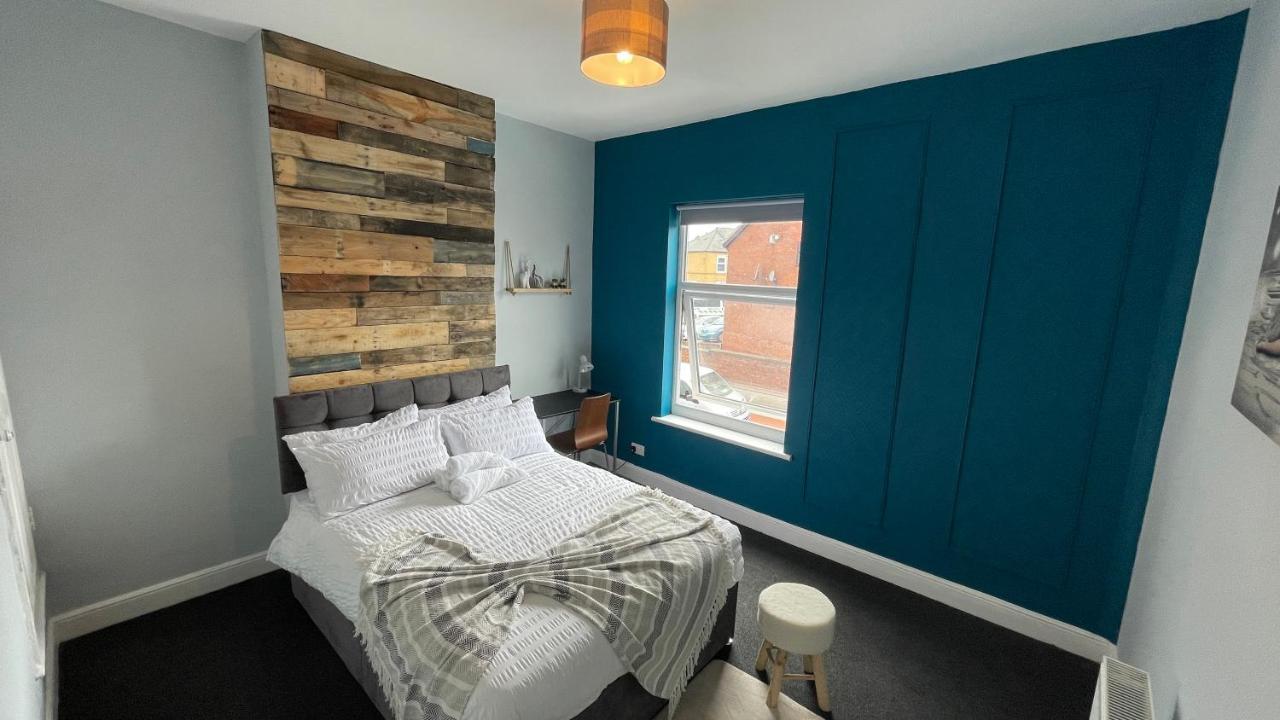 Spacious 6 Bed Home Near City & Albion Stadium Perfect For Contractors! 伯明翰 外观 照片