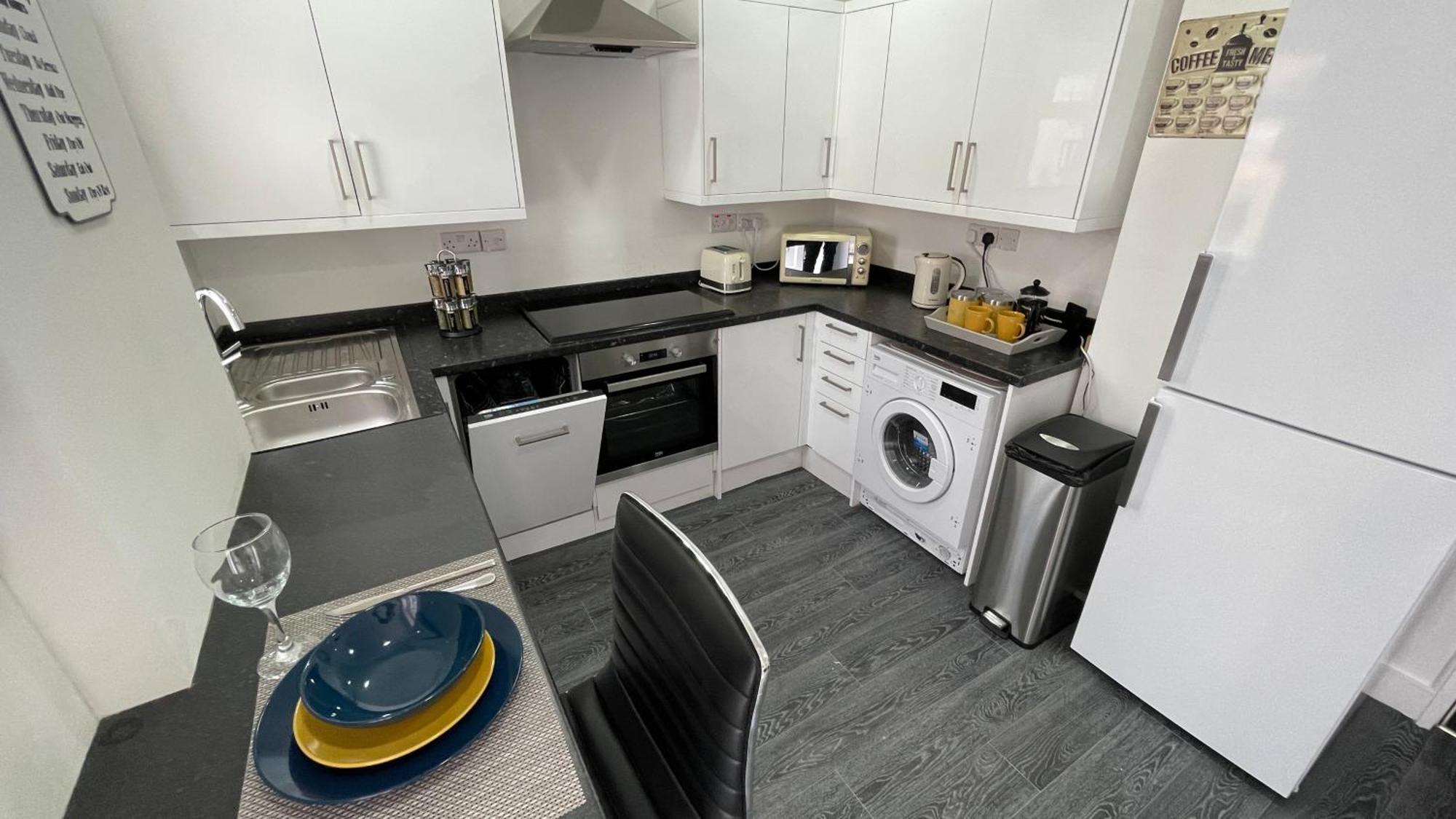 Spacious 6 Bed Home Near City & Albion Stadium Perfect For Contractors! 伯明翰 外观 照片