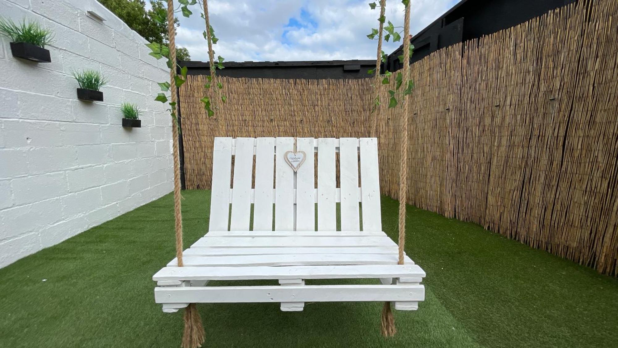 Spacious 6 Bed Home Near City & Albion Stadium Perfect For Contractors! 伯明翰 外观 照片